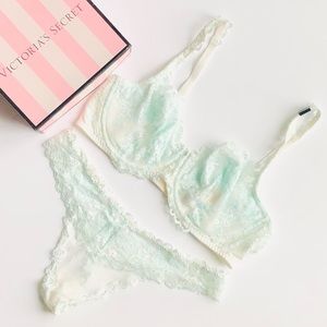 36D/MEDIUM Victoria’s Secret ice blue lingerie set